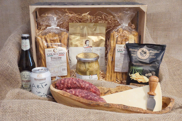 Gourmet Basket with Crafted Grissini